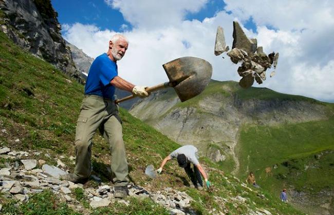 Wildheuen auf der Alp Flix in Graubünden: Nicht nur schweisstreibende Arbeit, auch bleibendes Naturerlebnis.