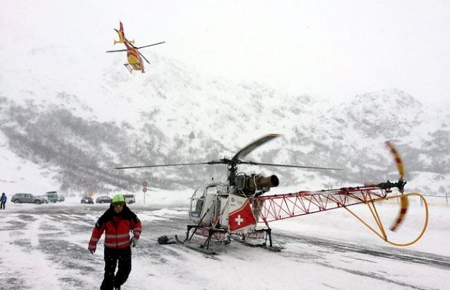 Mehrere Helikopter der Air Glaciers und rund 40 Rettungskräfte standen im Einsatz.