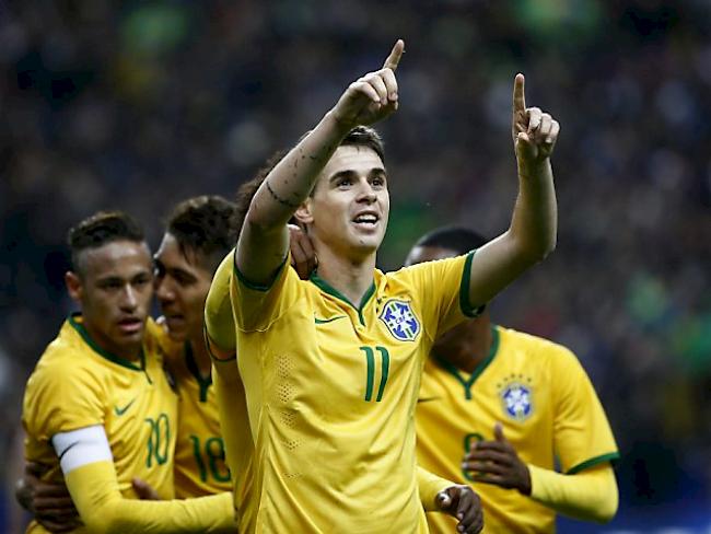 Der Brasilianer Oscar feiert seinen Treffer zum 1:1