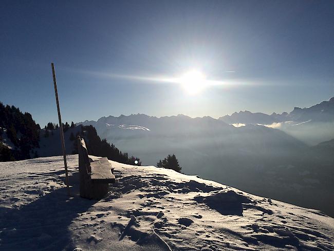 Aktuelles Bild aus den Walliser Bergen: Am Morgen lockt das Wetter aus dem Haus.