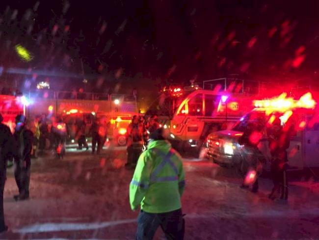 Feuerwehraktion am Sonntag auf dem Airport Halifax nach dem Vorfall
