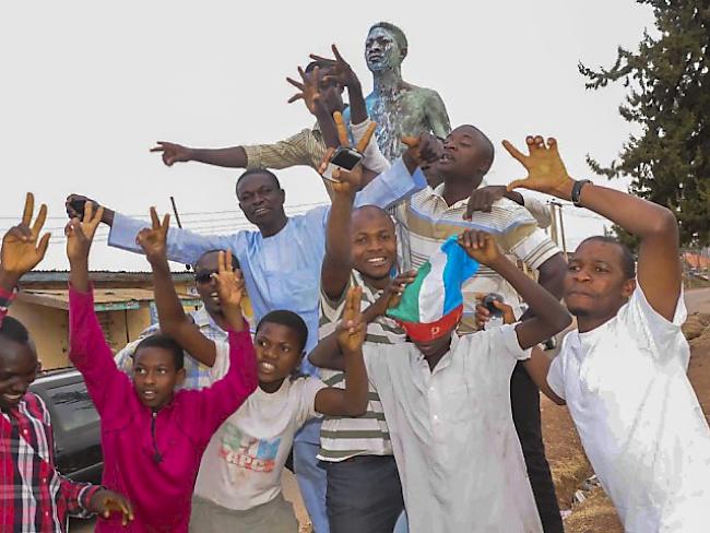 Feiern ihren Präsidenten Buhari: Nigerianer in der Stadt Jos