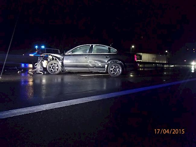 Am Auto entstand Totalschaden (Bild: Kantonspolizei Aargau)