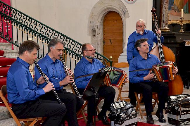 Orgel trifft Volksmusik - Kapelle Oberalp