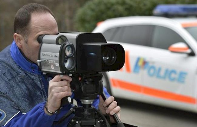 Nicht nur Raser, sondern auch andere Schnellfahrer werden seit der Einführung von Via Sicura härter bestraft. (Symbolbild)