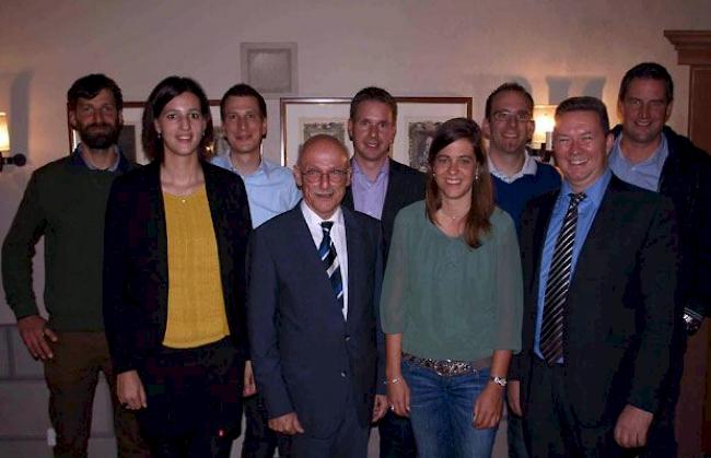 v.l.: Patric Zenklusen (scheidender Medienverantwortlicher), Margot Stupf (Finanzen), Stefan Furrer, Dr. h.c. Beat Kappeler, Andreas Zenhäusern (neuer Präsident), Fabienne Jentsch (scheidende Sekretärin), Stefan Eggel, Andreas Holzer (Sekretariat) und Pascal Ruppen (Medien).