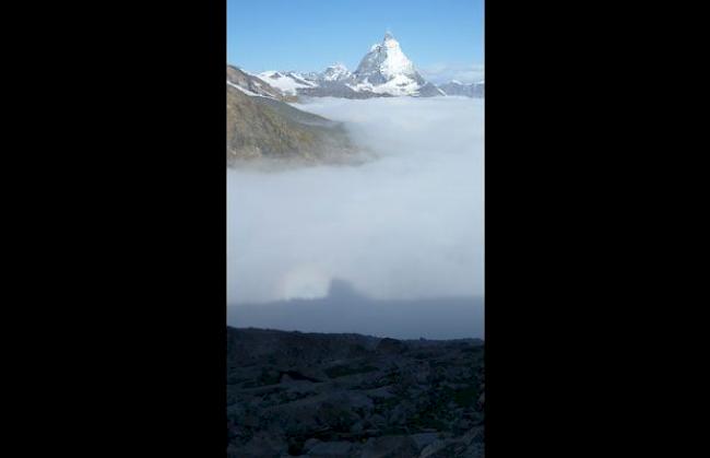 Die Monte-Rosa-Hütte im Nebel (aufgenommen im August 2014)