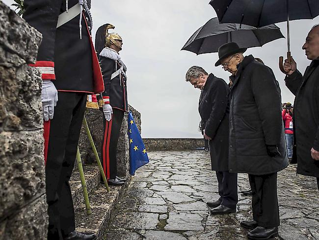 Der deutsche Bundespräsident Joachim Gauck und der damalige italienische Staatspräsidetn Giorgio Napolitano gedenken 2013 in Sant