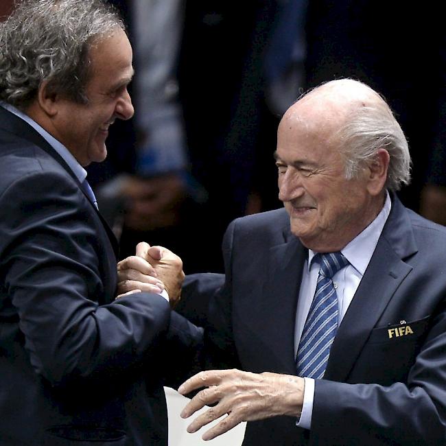 Keine Freunde mehr: UEFA-Präsident Michel Platini (li.) und FIFA-Chef Sepp Blatter