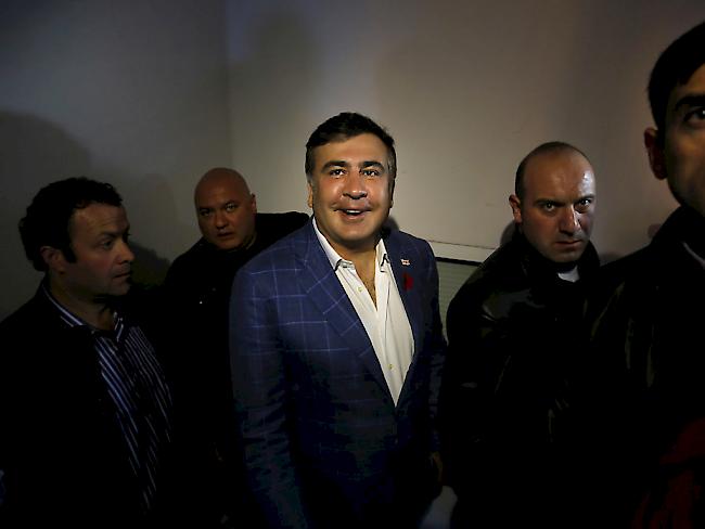 Michail Saakaschwili (Mitte) steigt in die ukrainische Politik ein (Archiv)