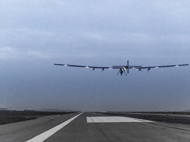 Das Schweizer Solarflugzeug "Solar Impulse 2" ist nun  unterwegs von China nach Hawaii. Der Pazifik-Überflug soll fünf Tage dauern. (Archiv)