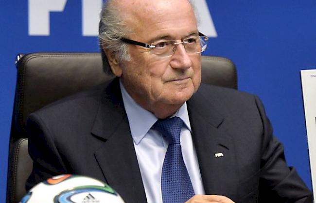 Fifa-Präsident Sepp Blatter: Auch grosse Unternehmen aus Deutschland und Frankreich sind für die Bauverzögerungen  verantwortlich. 