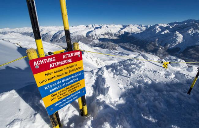 Schwede gerät in Nendaz in Lawine (Symbolbild)