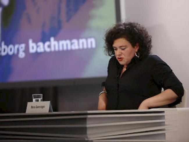 Bachmannpreisträgerin Nora Gomringer am Donnerstag bei ihrer Lesung (Bild ORF).