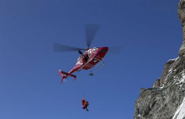 In einem davon wurden zwei erschöpfte Alpinisten bei der Solvayhütte am Matterhorn evakuiert.