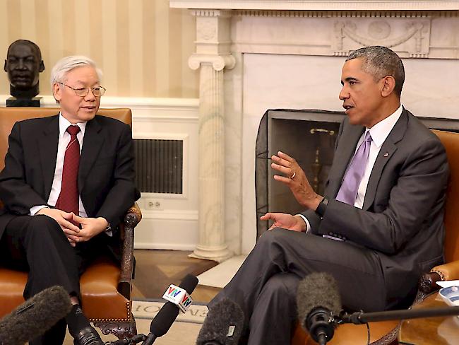 US-Präsident Obama im Gespräch mit dem Vorsitzenden der in Vietnam herrschenden  Kommunistischen Partei, Nguyen Phu Trong