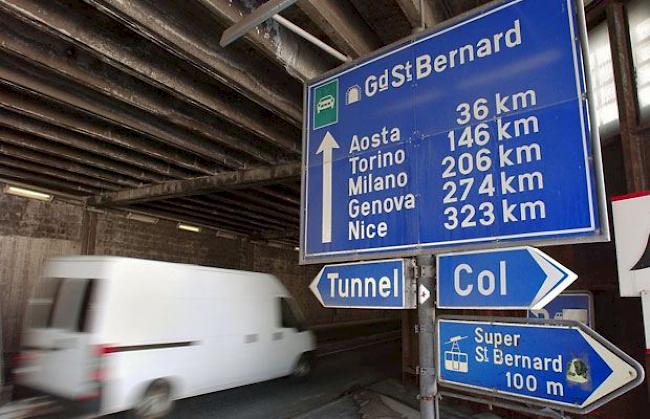 Der Tunnel des Grossen St. Bernhard bleibt weiterhin gesperrt.