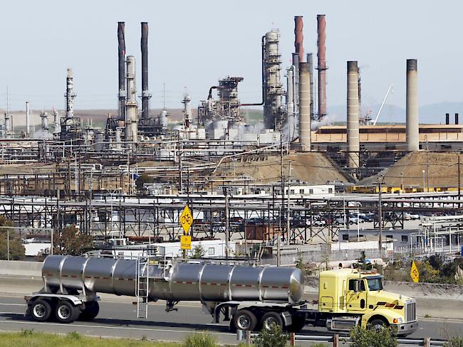 Stellenabbau bei Chevron in den USA: Ölrafinerie im kalifornischen Richmond (Archivbild)