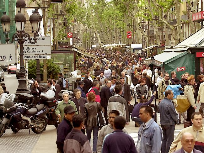 Die Schiesserei schreckte auch Touristen auf Barcelonas Flaniermeile Las Ramblas auf. (Archiv)