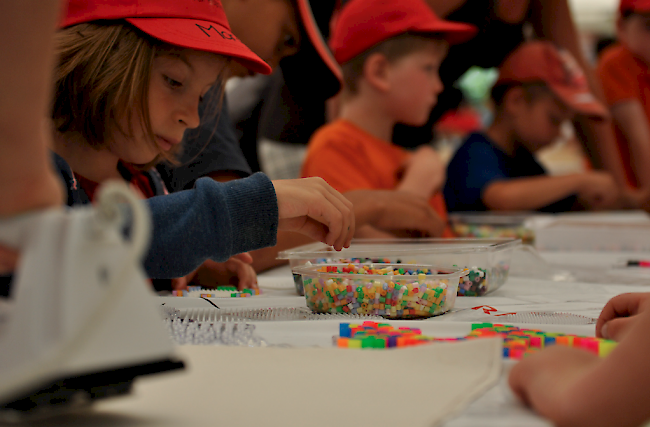 An die 150 Kinder nahmen am Freitag am KidsDay im Rahmen des Kulturfestivals Riederalp teil.