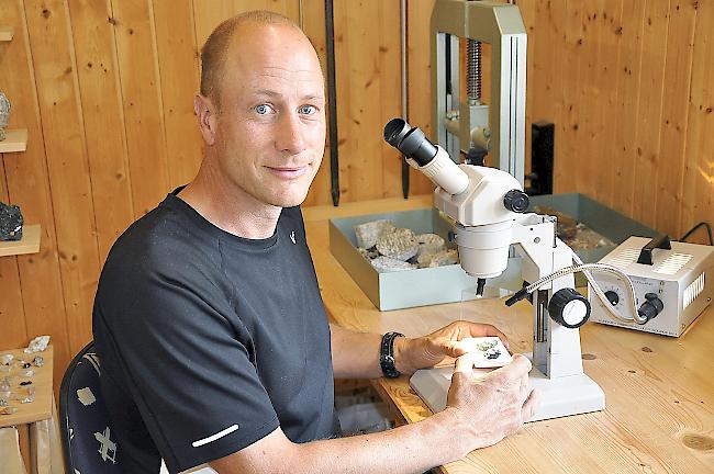 Ewald Gorsatt: «Viele Mineralien offenbaren erst unter dem Mikroskop ihre Schönheit.»