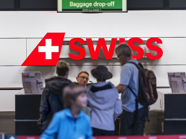 Wer sein Ticket nicht direkt bei der Swiss, sondern über ein GDS-System bucht, zahlt ab Dienstag 16 Franken drauf.