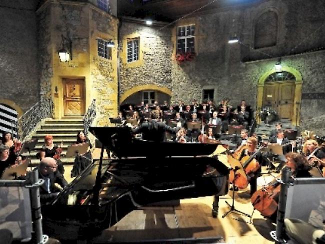 Openair-Konzert im lauschigen Schlosshof (Pressebild)