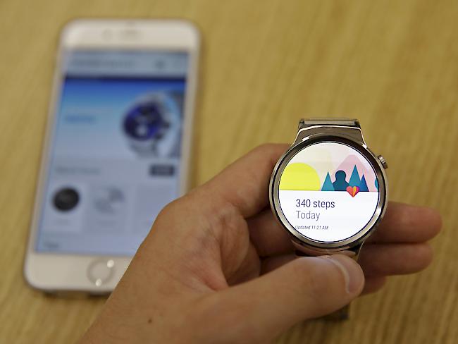 Austausch unter Rivalen: Neue Android Wear Uhren sind kompatibel mit Apples iPhones