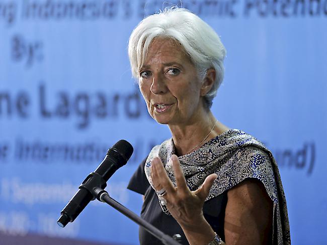 Chinas Wirtschaftslage wird die Weltwirtschaft stärker beeinflussen als bislang erwartet. Das ist die Ansicht des Internationalen Währungsfonds, den Christine Lagarde (Bild) anführt. (Archivbild)
