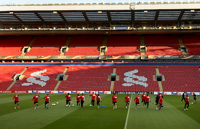 Die Truppe von Didier Tholot bei einer Trainingseinheit im Anfield Stadion am Mittwoch.