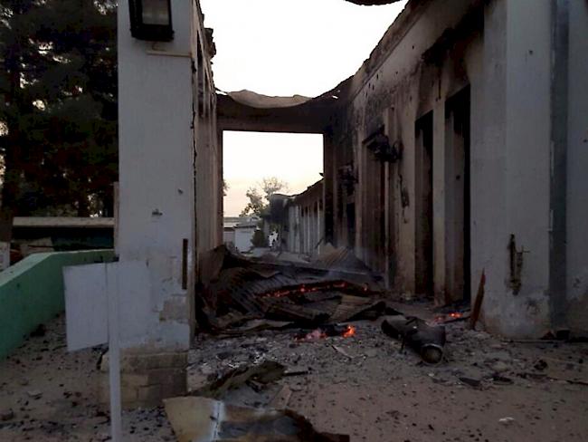 Teile der zerstörten Klinik in Kundus: Laut Ärzte ohne Grenzen werden noch immer 33 Menschen vermisst. (Archivbild)