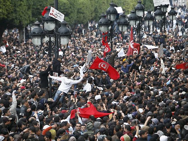 Arabischer Frühling: Massenproteste in Tunis im Januar 2011 gegen den später gestürzten tunesischen Präsidenten Zine El Abidine Ben Ali (Archiv).
