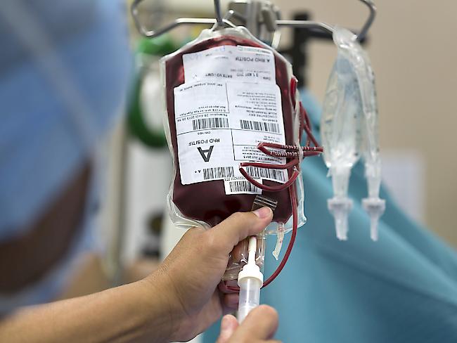 Ein Kind in Genf starb wegen einer verunreinigten Bluttransfusion - eine Ärztin stand deswegen vor Gericht, wurde nun aber freigesprochen (Symbolbild).
