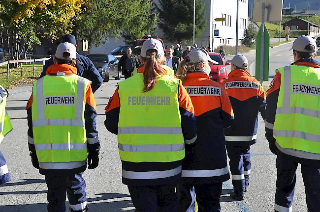 Feuerwehrbuben und -Mädchen an der Delegiertenversammlung in Reckingen-Gluringen.