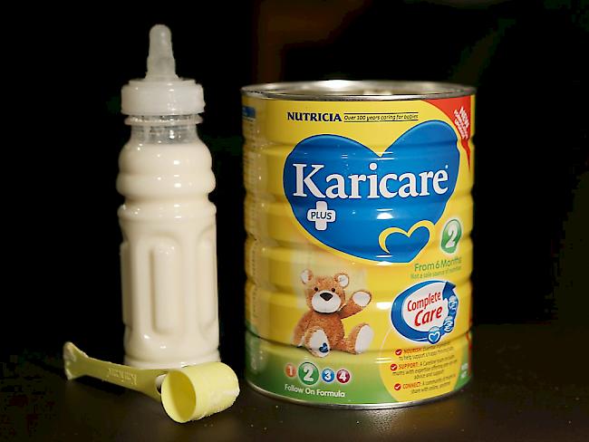 Babynahrung wie dieses Schoppen-Pulver des neuseländischen Milchproduzenten Fontrerra drohte ein 60-Jähriger mit Schädlingsbekämpfungsmittel zu vergiften. Der Mann handelte aus Liebe zur Natur: Er wollte ein Verbot des Pestizids erreichen. (Symbolbild)