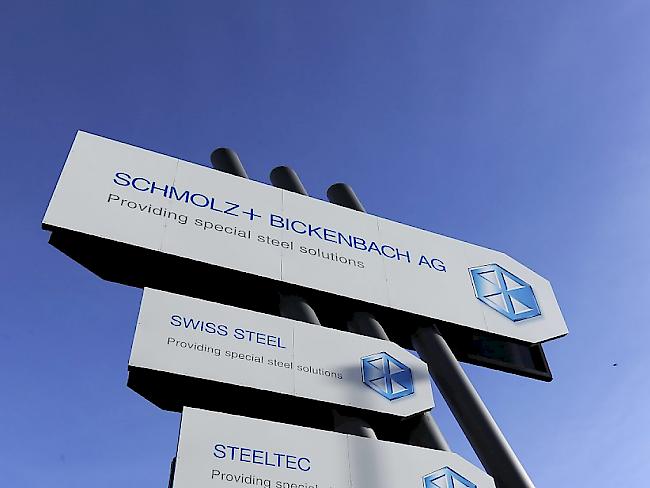 Der Stahlkonzern Schmolz+Bickenbach weist die Anleger auf einen unerwartet tiefen Gewinn hin.
