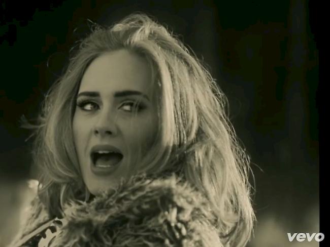 Nach vierjähriger Schwangerschaft erblickt Adeles neues Album "25" am 20. November 2015 das Licht der Welt. 