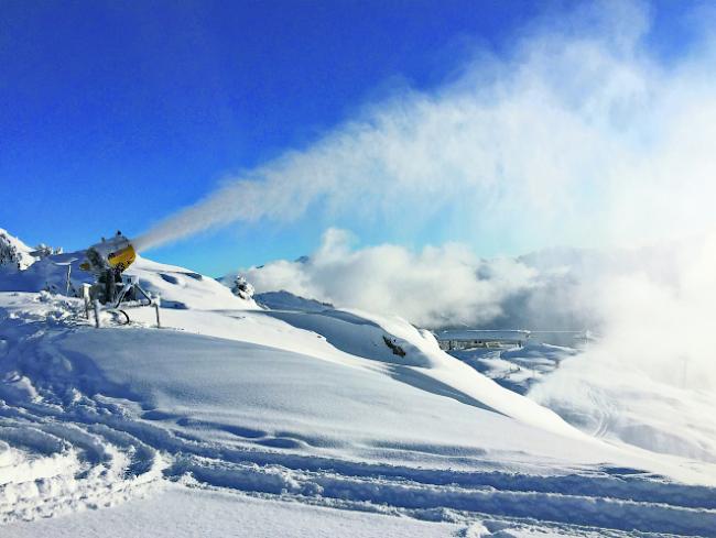 Nach dem Nein des Parlaments zur Abschaffung der Steuer auf Maschinen werden unter anderem Schneekanonen im Wallis als einzigem Kanton der Schweiz besteuert.