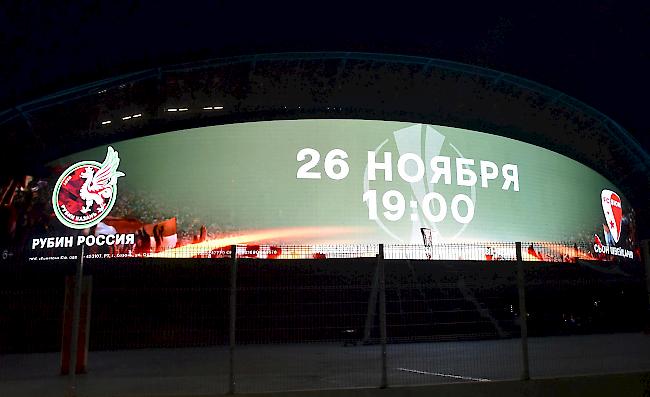 Die Kasan Arena kündigt das Spiel gegen den FC Sitten auf der übergrossen LED-Anzeige an.