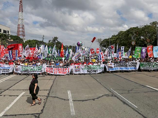 Kundgebung für das Klima am Samstag in Quezon City im Nordosten der philippinischen Hauptstadt Manila.