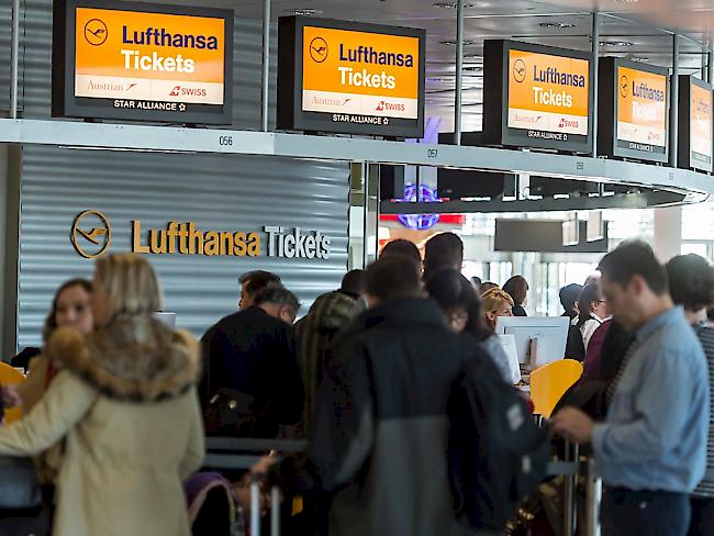 Die Lufthansa und die Gewerkschaft Verdi haben sich auf einen Tarifvertrag für das Bodenpersonal geeinigt. (Symbolbild)