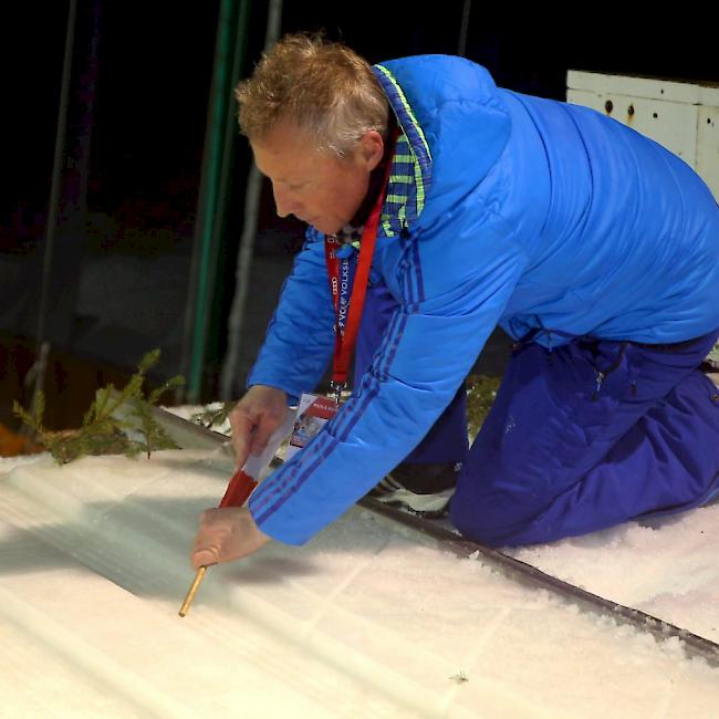 Zu viel Wind, dazu Wasser in der Anlaufspur: FIS-Renndirektor Walter Hofer musste auch das zweite Einzelspringen in Kuusamo absagen