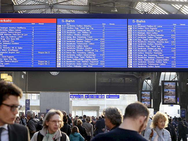 Zeigte heute Verspätungen an: Die neue Abfahrtstafel im Zürcher Hauptbahnhof (Symbolbild/Archiv)
