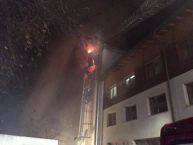 In einem Holzsilo in Naters ist am Samstagabend ein Feuer ausgebrochen.