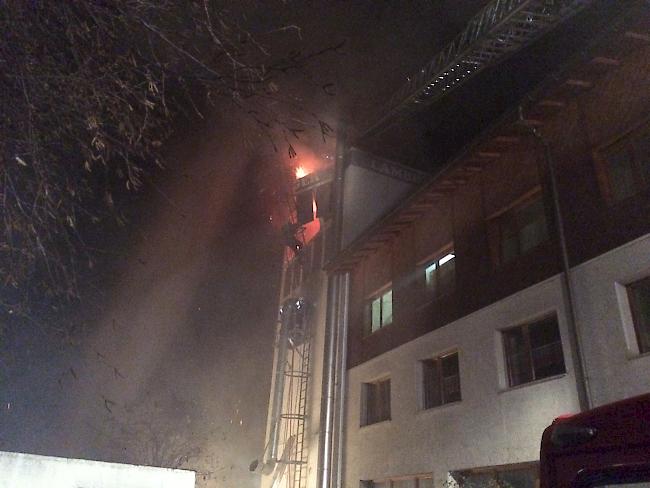 In einem Holzsilo in Naters ist am Samstagabend ein Feuer ausgebrochen. 