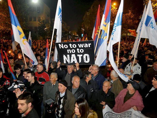Die prorussische Opposition in Montenegro rief aus Protest über eine mögliche NATO-Mitgliedschaft des Landes ihre Anhänger auf die Strasse.