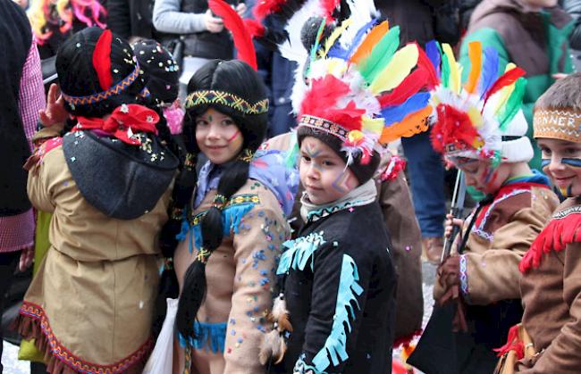 Die Natischer Kindergärtner verkleideten sich als Cowboys und Indianer.