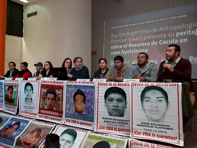 Argentinische Experte erläutern ihre Untersuchung zu den 43 in Mexiko verschwundenen Studenten.