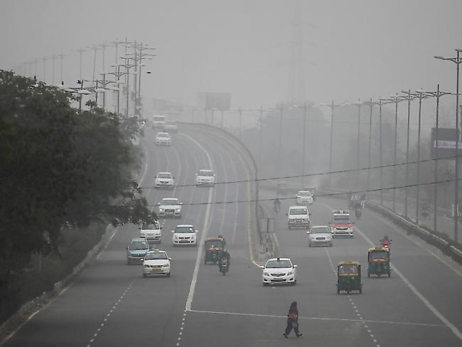 Bereits im Januar durften auf Delhis Strassen nur die Hälfte aller Autos fahren. (Archiv)