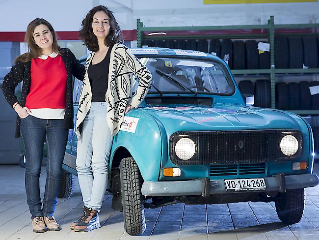 Die beiden Studentinnen brechen am 18. Februar in Biarritz (F) zur "Renault 4L Trophy" nach Marokko auf.